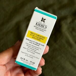 Kiehl’s - Truly Targeted Acne-Clearing Solution with Salicylic Acid